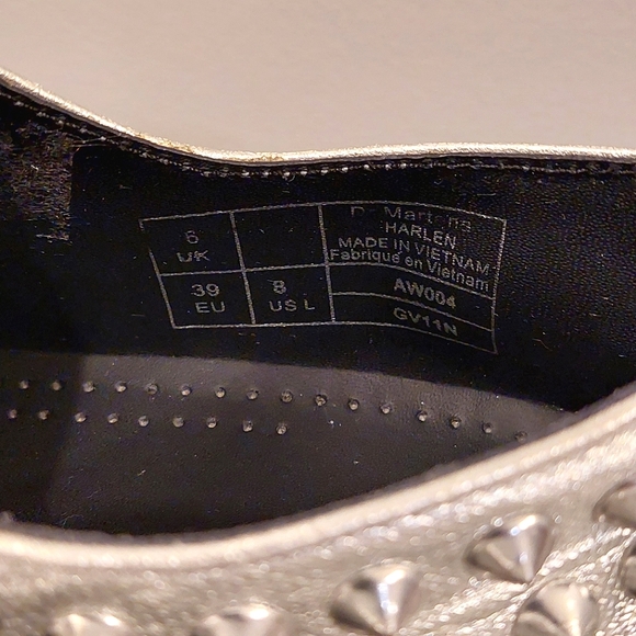 Dr. Marten's Harlen Mora Air Wair Women's Silver Spike Oxford Shoes EUC Size 8US - Picture 11 of 12